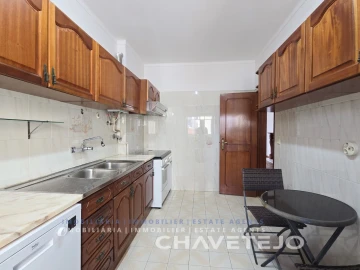 Apartamento T2 para Venda em São João Baptista e Santa Maria dos Olivais