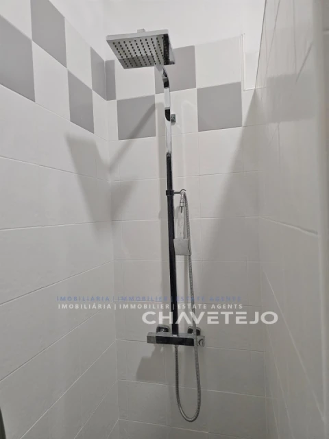 Apartamento T2 para Venda em São João Baptista e Santa Maria dos Olivais