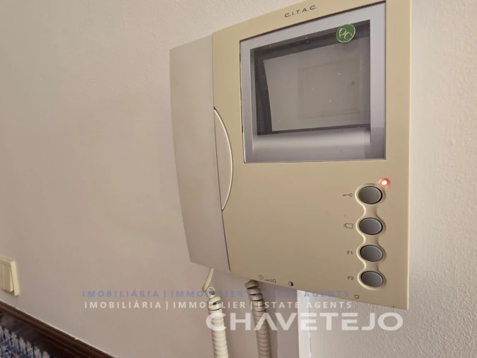 Apartamento T2 para Venda em São João Baptista e Santa Maria dos Olivais Foto 3