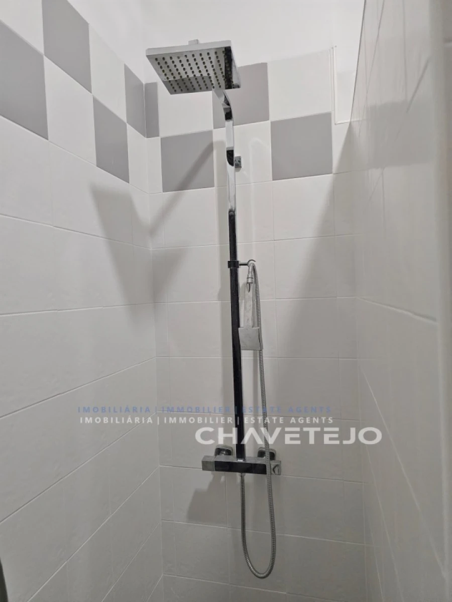 Apartamento T2 para Venda em São João Baptista e Santa Maria dos Olivais Foto 15