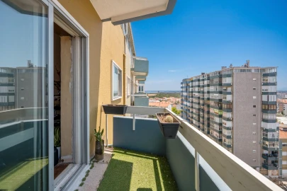Apartamento T3 para Venda em Laranjeiro e Feijó