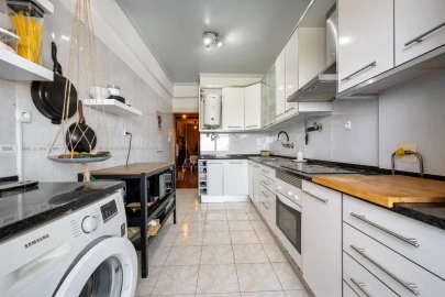 Apartamento T3 para Venda em Laranjeiro e Feijó