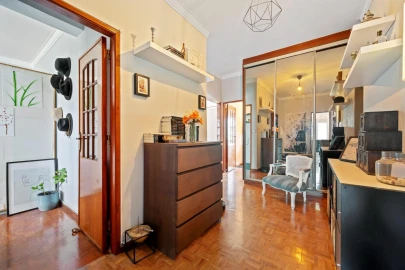 Apartamento T3 para Venda em Laranjeiro e Feijó