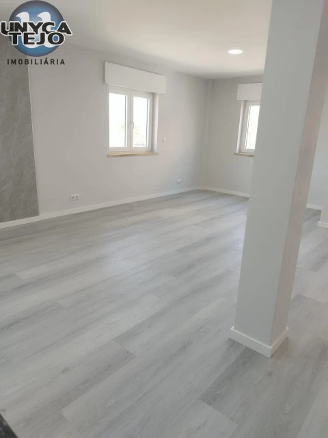 Apartamento T2 para Venda em Corroios
