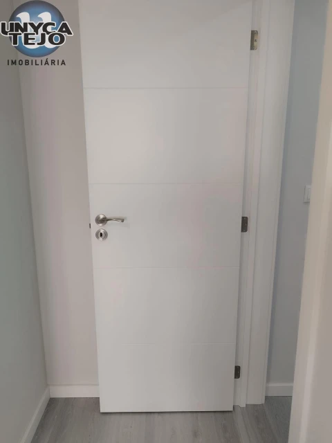 Apartamento T2 para Venda em Corroios
