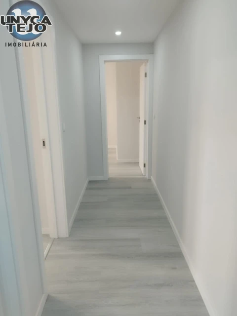 Apartamento T2 para Venda em Corroios