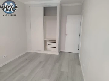 Apartamento T2 para Venda em Corroios
