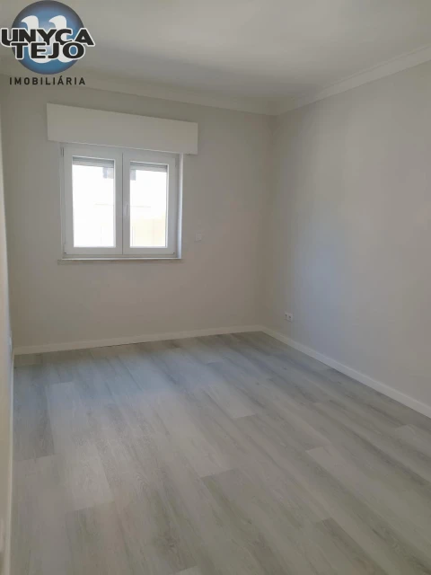 Apartamento T2 para Venda em Corroios