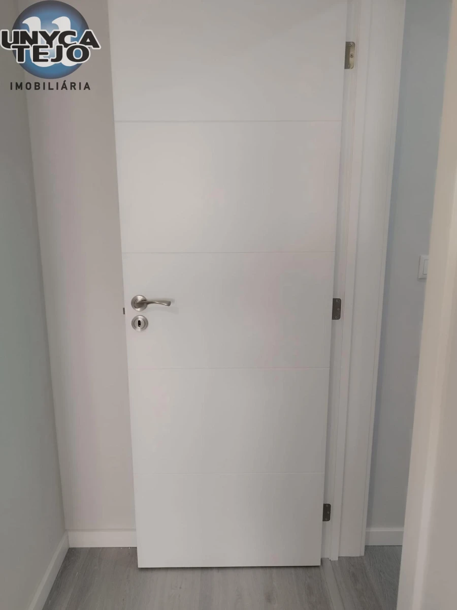 Apartamento T2 para Venda em Corroios Foto 5