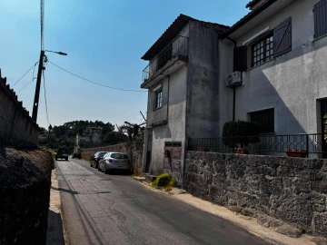 Moradia T2 para Venda em Arcozelo