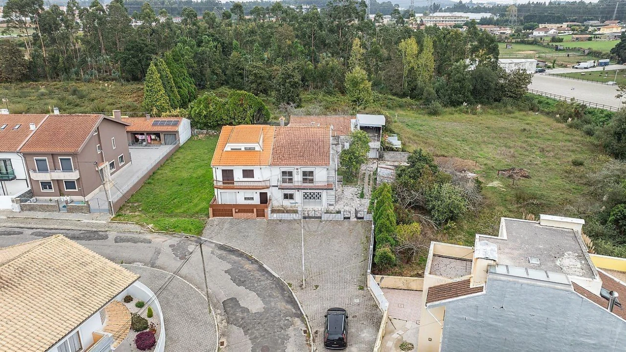 Moradia T7 para Venda em Serzedo e Perosinho Foto 46