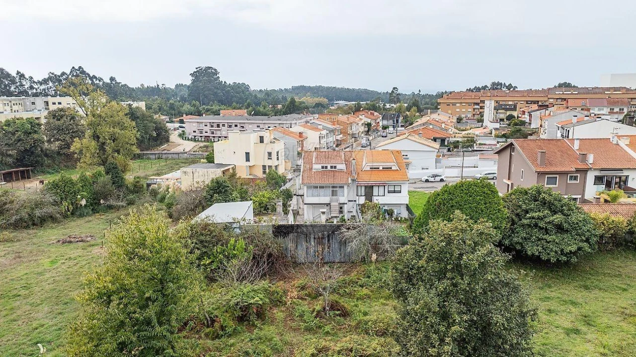Moradia T7 para Venda em Serzedo e Perosinho Foto 48