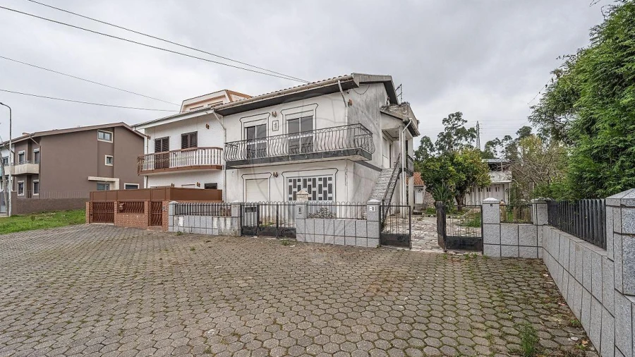 Moradia T7 para Venda em Serzedo e Perosinho