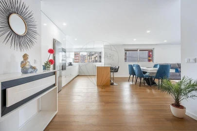 Apartamento T3 para Venda em Vila Verde e Barbudo