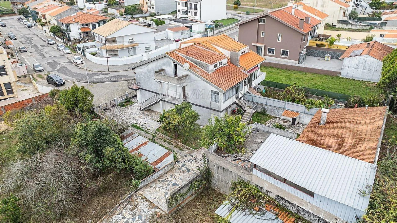 Moradia T7 para Venda em Serzedo e Perosinho Foto 9