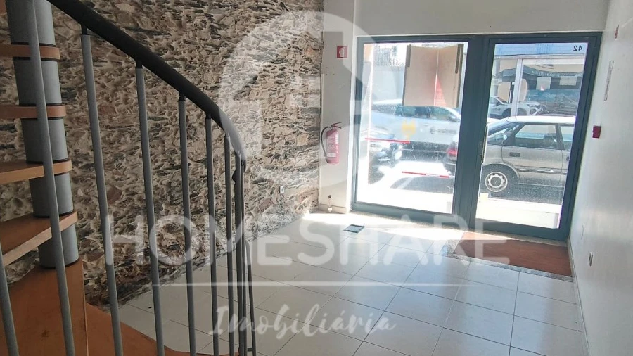 Loja para Arrendamento em Valongo