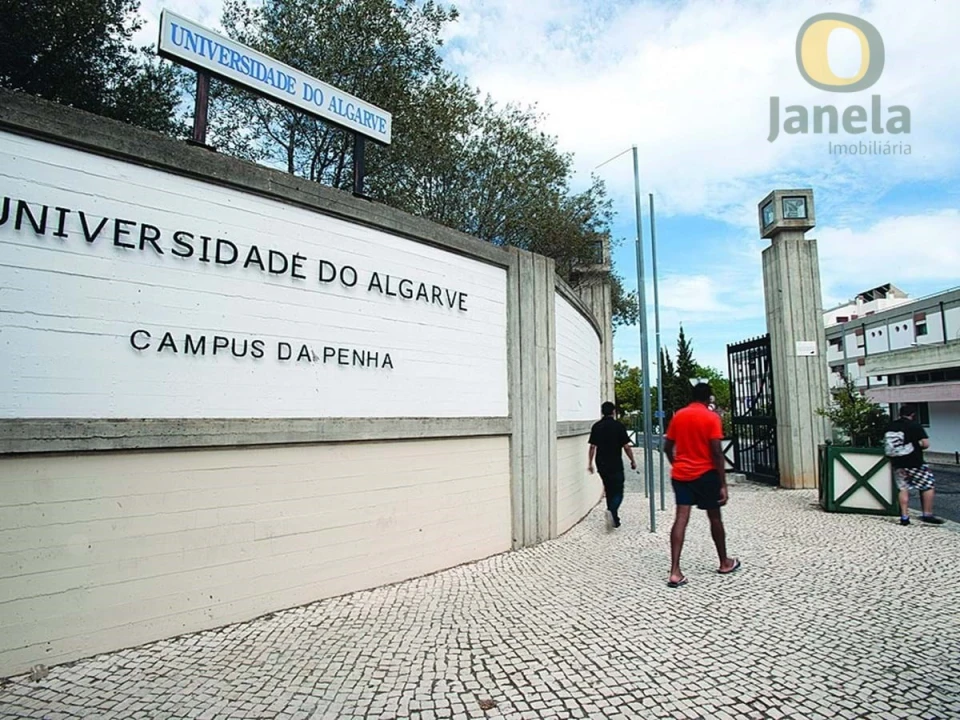 Terreno para Venda em Faro (Sé e São Pedro) Foto 1