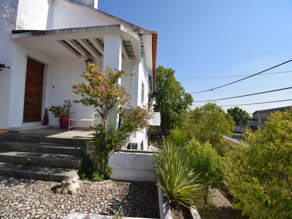 Moradia T4 para Venda em Assunção, Ajuda, Salvador e Santo Ildefonso Foto 4