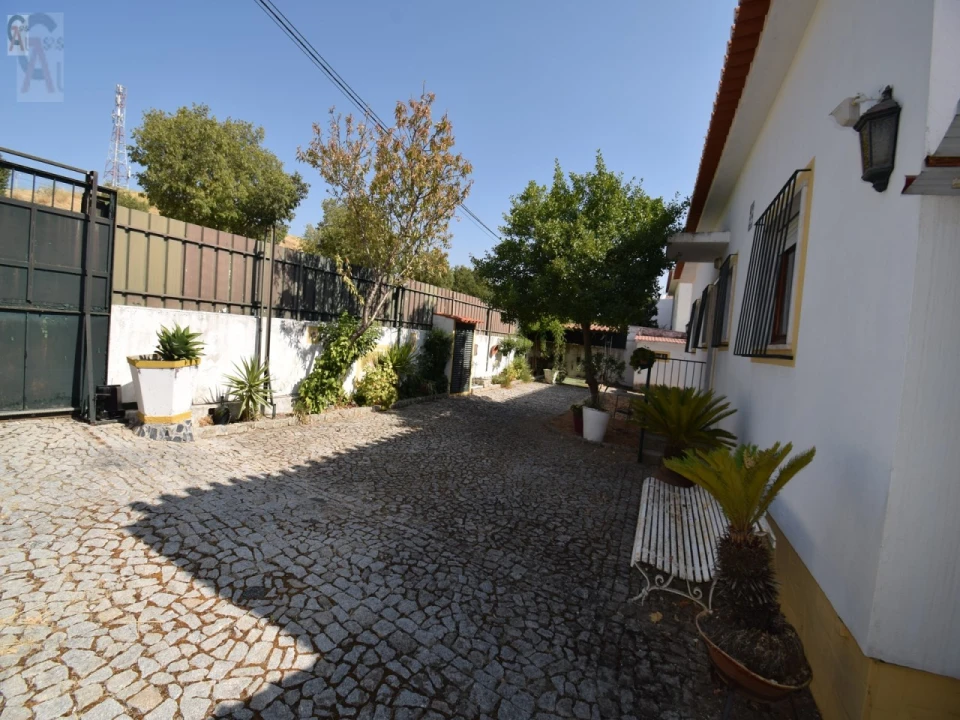 Moradia T4 para Venda em Assunção, Ajuda, Salvador e Santo Ildefonso Foto 5