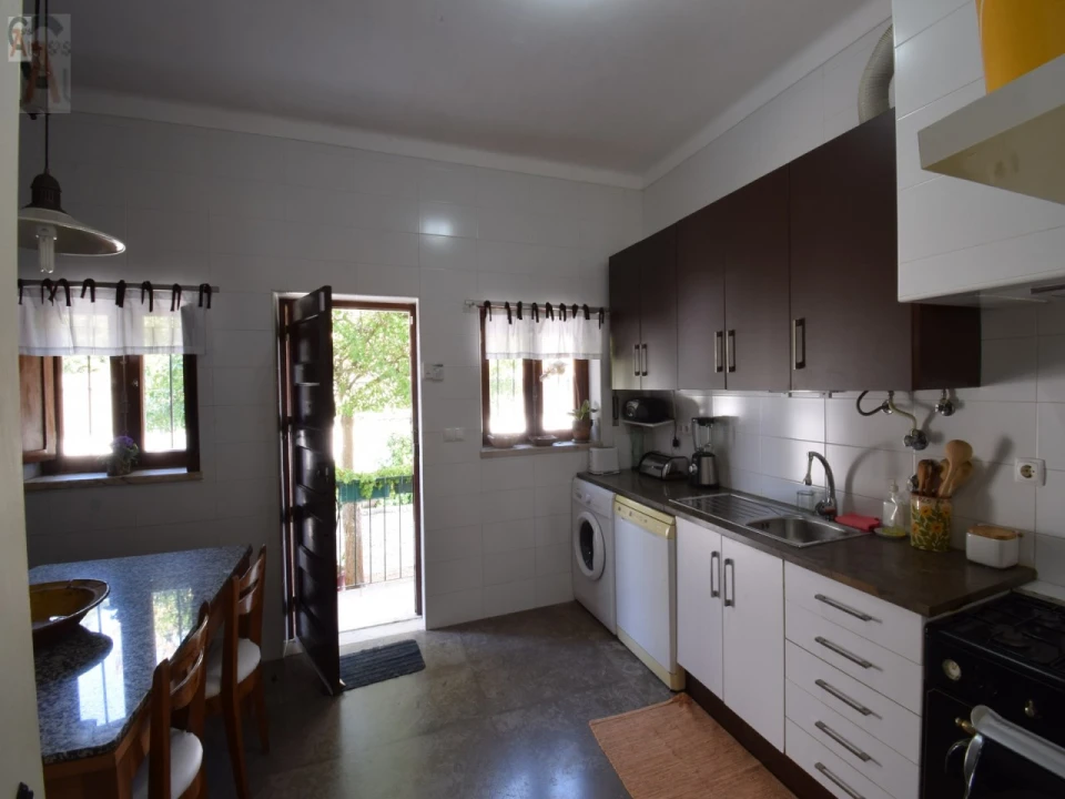 Moradia T4 para Venda em Assunção, Ajuda, Salvador e Santo Ildefonso Foto 17