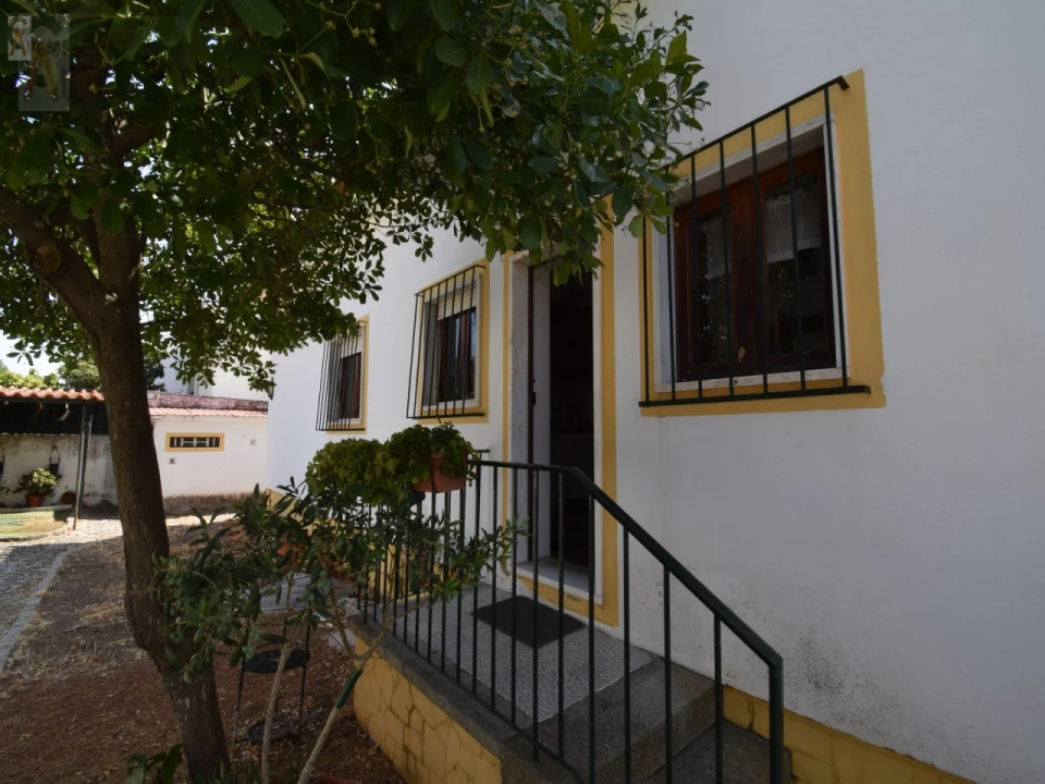 Moradia T4 para Venda em Assunção, Ajuda, Salvador e Santo Ildefonso Foto 34