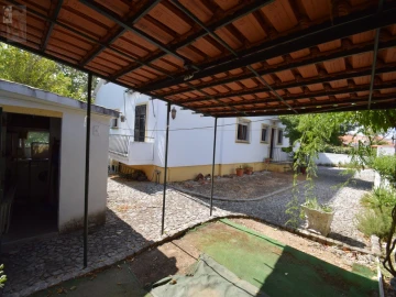 Moradia T4 para Venda em Assunção, Ajuda, Salvador e Santo Ildefonso
