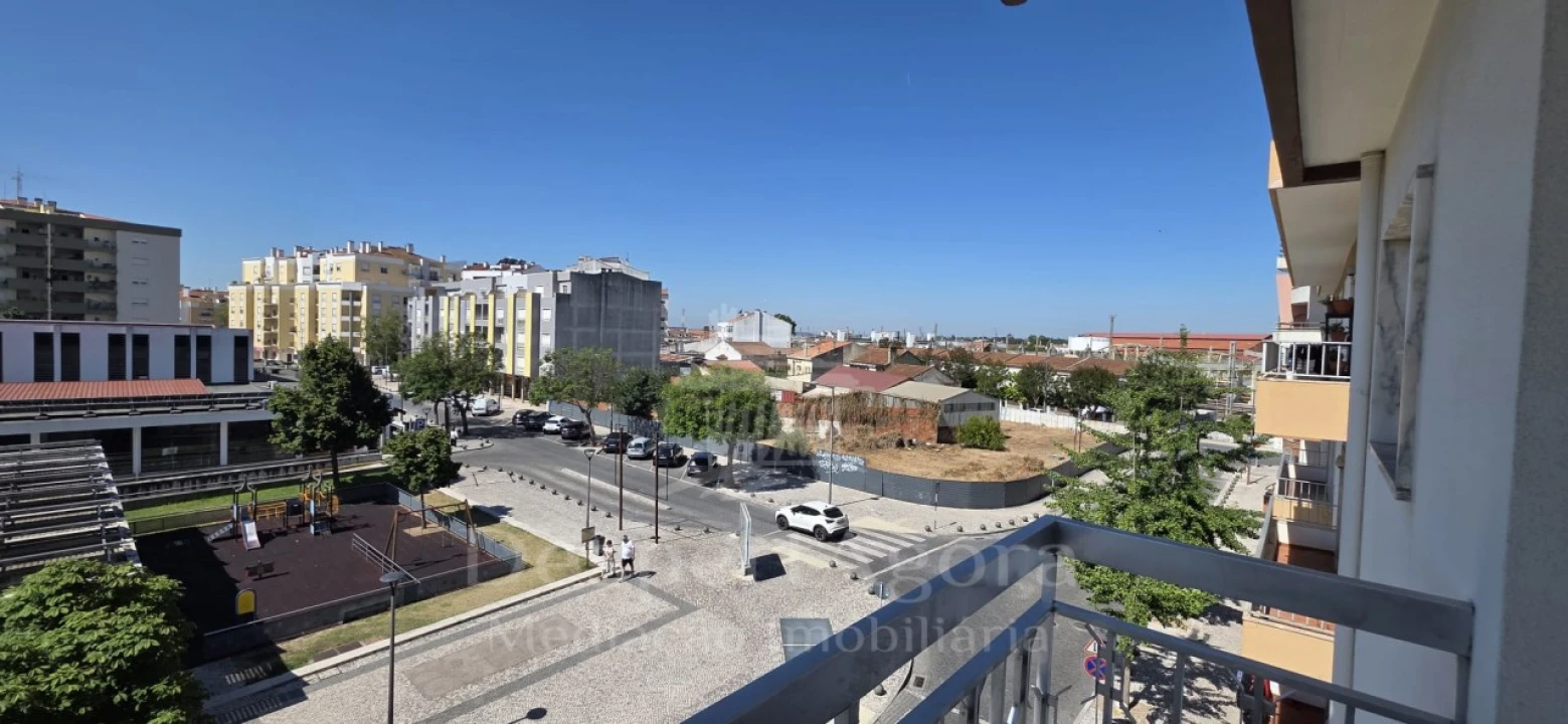 Apartamento T5 para Venda em São João Baptista Foto 2