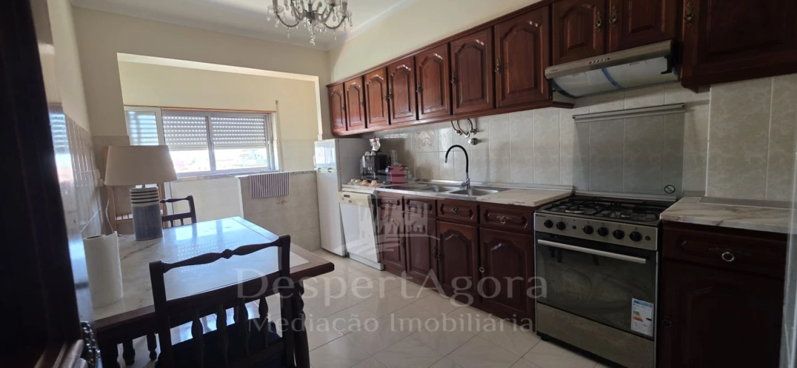 Apartamento T5 para Venda em São João Baptista Foto 3