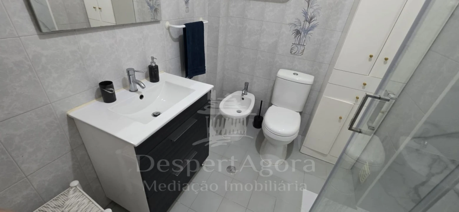Apartamento T5 para Venda em São João Baptista Foto 5