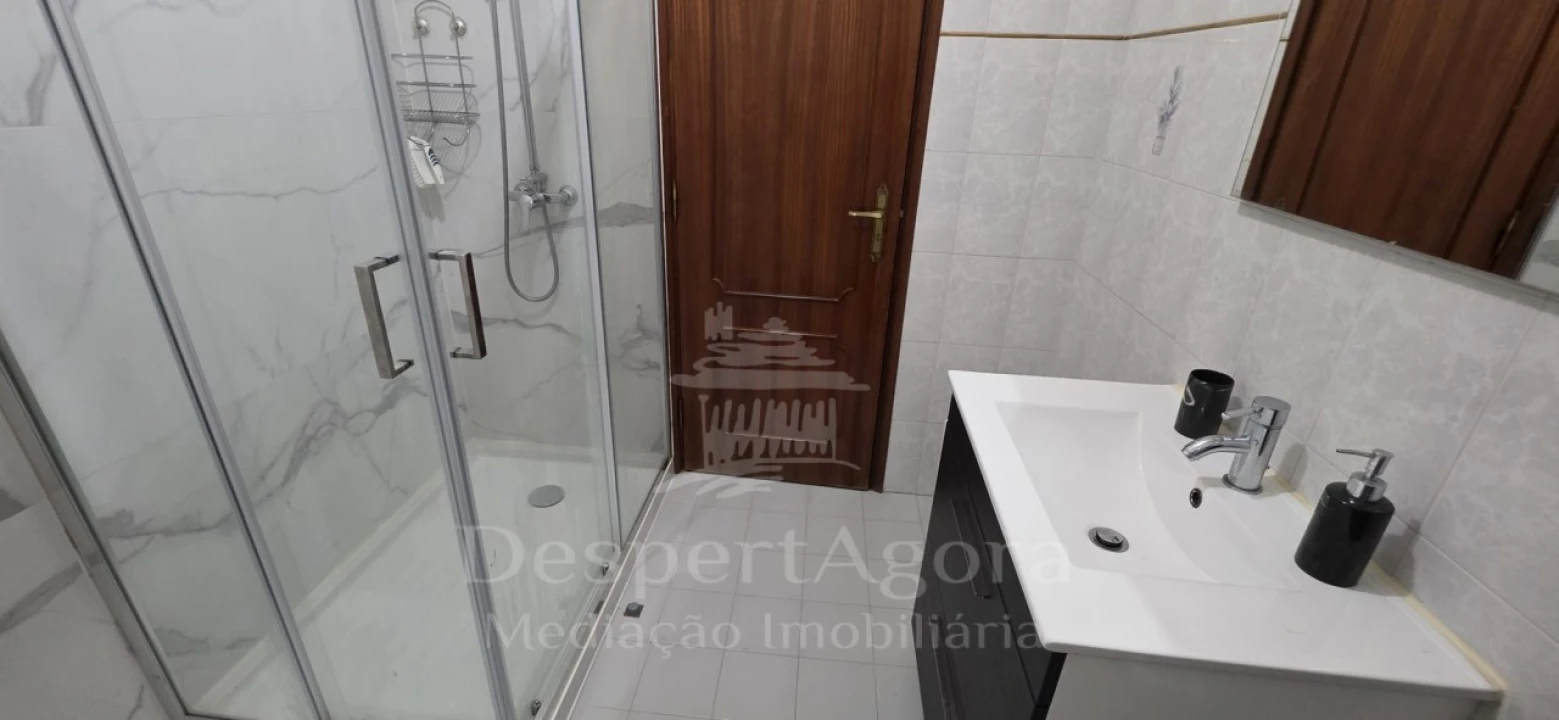 Apartamento T5 para Venda em São João Baptista Foto 14