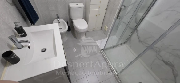 Apartamento T5 para Venda em São João Baptista