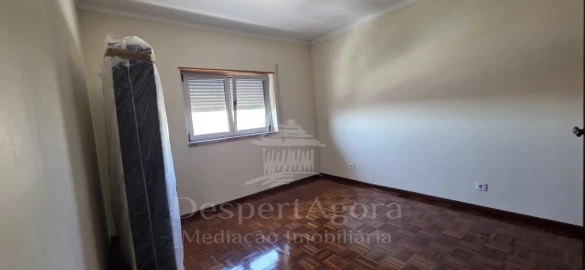Apartamento T5 para Venda em São João Baptista