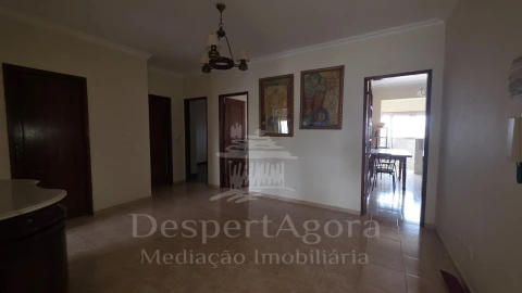 Apartamento T5 para Venda em São João Baptista