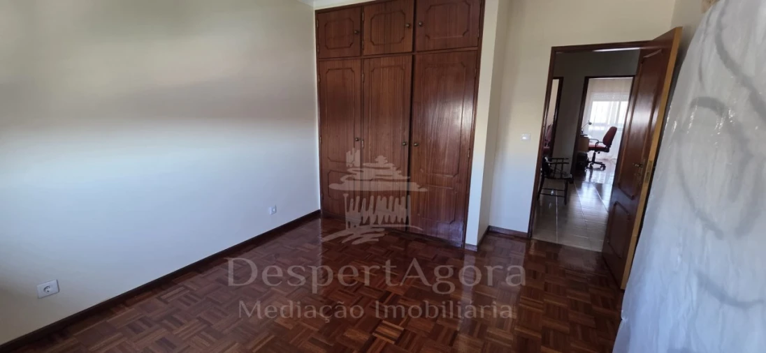 Apartamento T5 para Venda em São João Baptista Foto 12