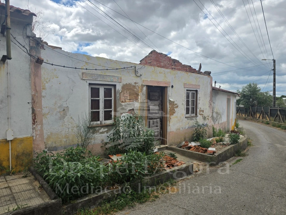 Moradia T2 para Venda em Torres Novas (Santa Maria, Salvador e Santiago) Foto 3