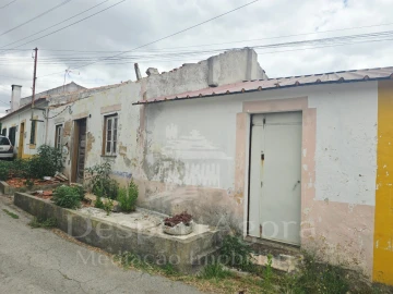 Moradia T2 para Venda em Torres Novas (Santa Maria, Salvador e Santiago)