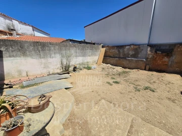 Moradia T2 para Venda em Torres Novas (Santa Maria, Salvador e Santiago)