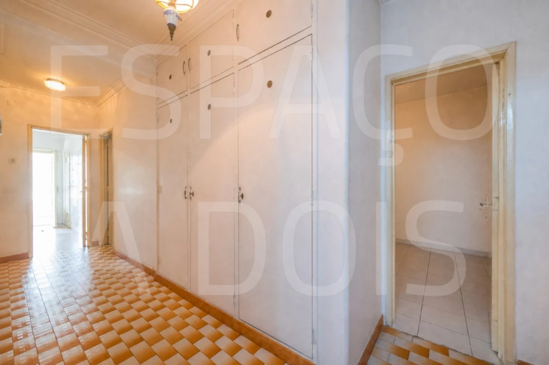 Apartamento T2 para Venda em Sacavém e Prior Velho Foto 4