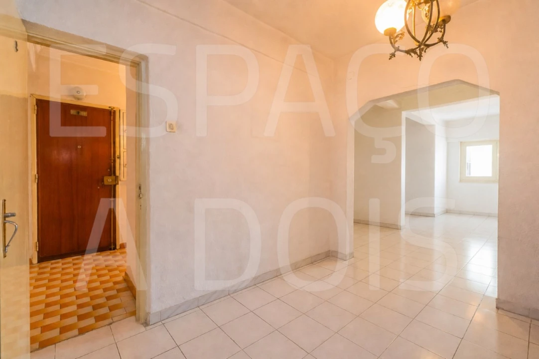 Apartamento T2 para Venda em Sacavém e Prior Velho Foto 5