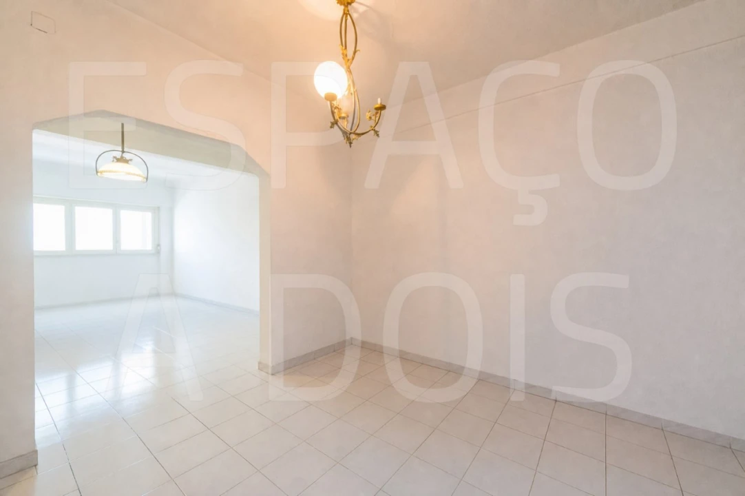 Apartamento T2 para Venda em Sacavém e Prior Velho Foto 7