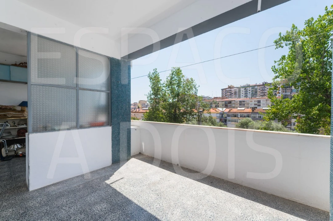 Apartamento T2 para Venda em Sacavém e Prior Velho Foto 58
