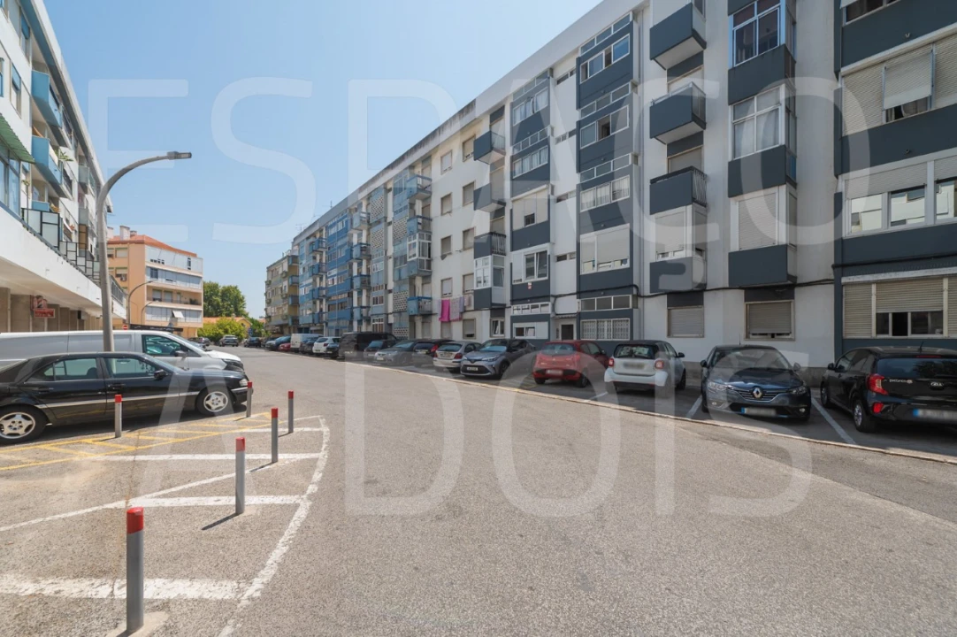 Apartamento T2 para Venda em Sacavém e Prior Velho Foto 75
