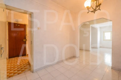 Apartamento T2 para Venda em Sacavém e Prior Velho