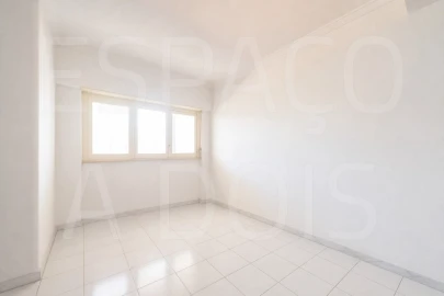 Apartamento T2 para Venda em Sacavém e Prior Velho