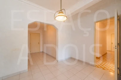 Apartamento T2 para Venda em Sacavém e Prior Velho