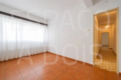 Apartamento T2 para Venda em Sacavém e Prior Velho