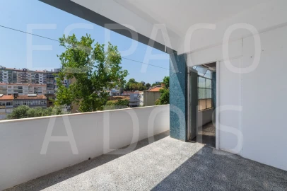 Apartamento T2 para Venda em Sacavém e Prior Velho