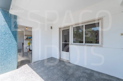 Apartamento T2 para Venda em Sacavém e Prior Velho