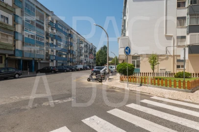 Apartamento T2 para Venda em Sacavém e Prior Velho