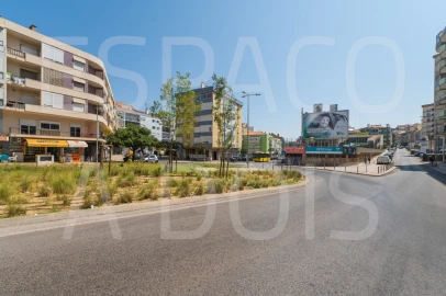 Apartamento T2 para Venda em Sacavém e Prior Velho